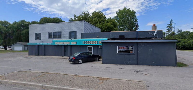 Roadside Inn (Road Side Inn)